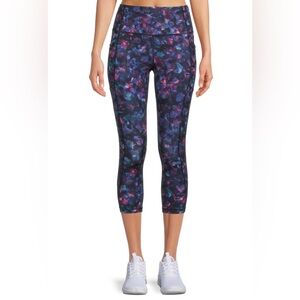 Avia Women's Active Performance Print Capri Pants. Size 12/14.